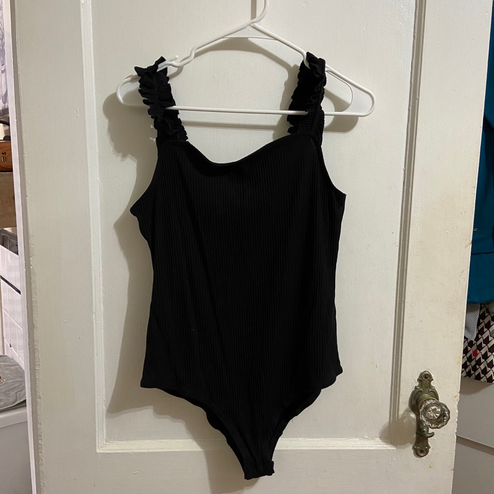 ⏩ Ruffle Strap Black Ribbed Body Suit Boutique